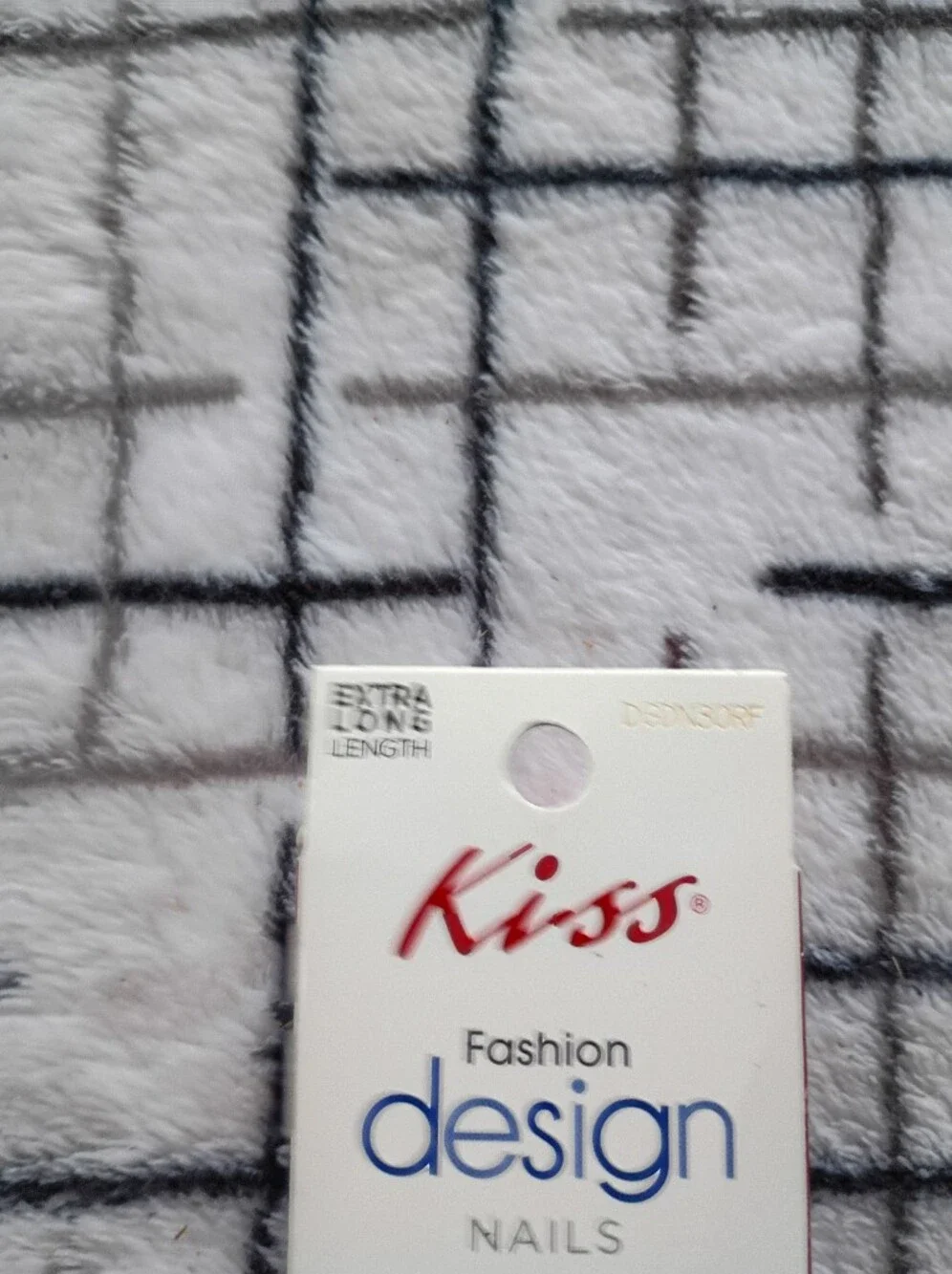 Kiss Fashion Design Extra Long Nails Glue
